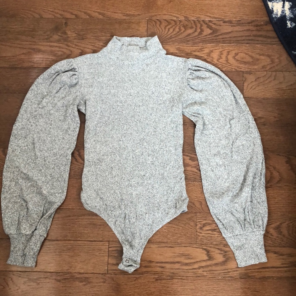 Express gray ribbed mock neck body suit